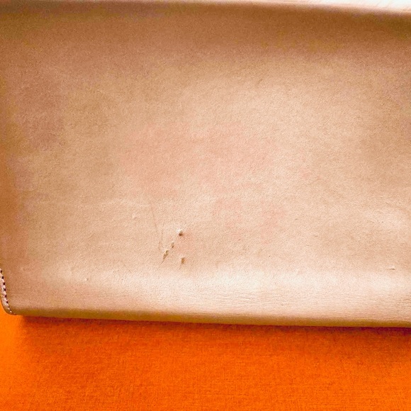 Louis Vuitton Granit Leather Chain
Louise GM Bag with full inclusion! - Picture 7 of 11